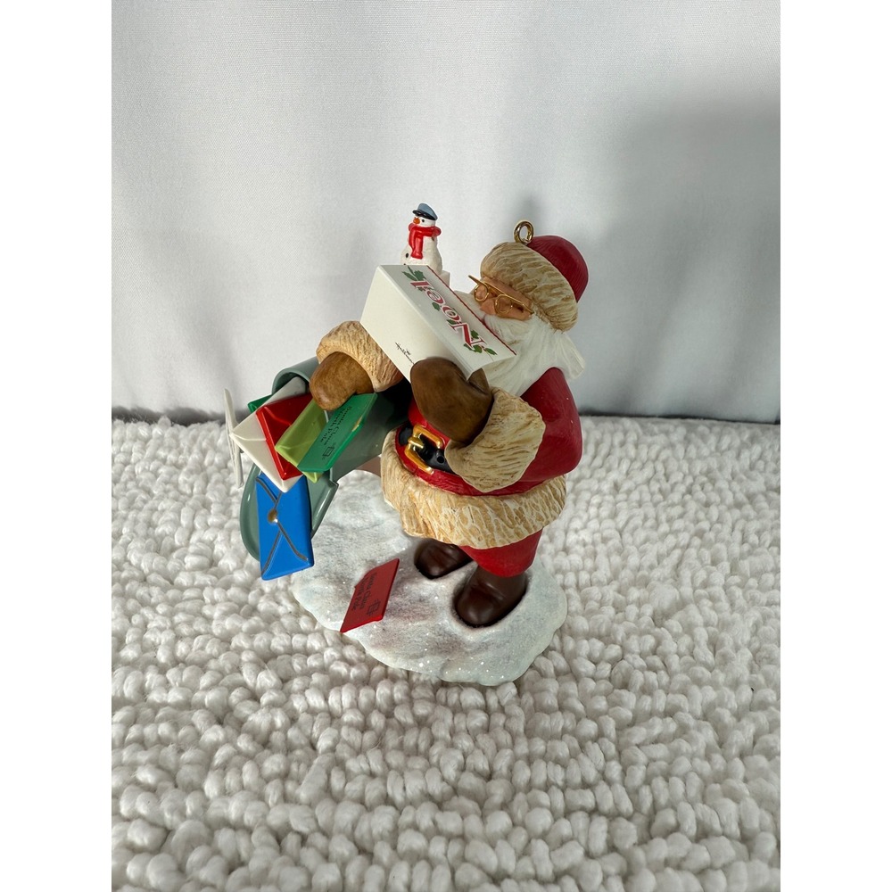 Hallmark Ornament 2009 Christmas Cards for Santa Club Exclusive Santa Claus‎